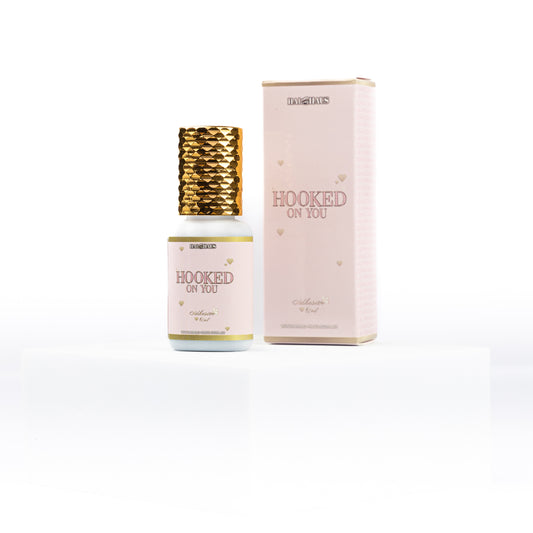 HOOKED ON YOU LASH ADHESIVE